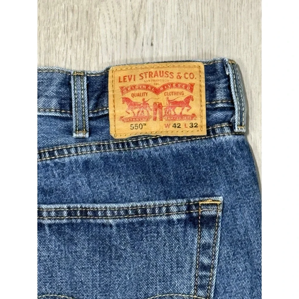 Levis 550 Relaxed Fit Jeans Men Size 42x32 Straight Leg Medium Wash Denim Casual